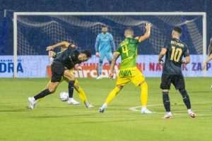 PRVA UTAKMICA NOVE SEZONE: Dinamo s 5:0 "pregazio" Istru, Dani Olmo pozdravio navijače Dinama u poluvremenu utakmice Detalj s utakmice Dinamo - Istra / Foto: Hina