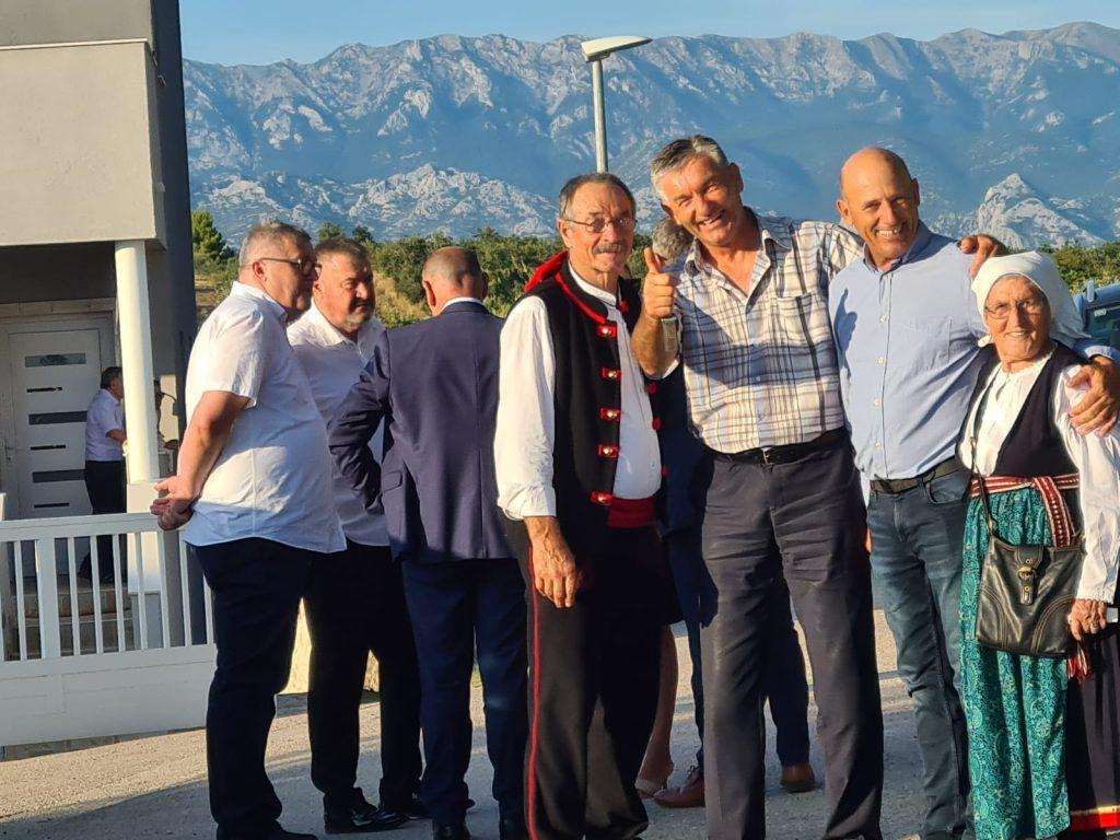 MNOGI SU U RADOVINU I ZAPLAKALI: Stipan Dundović je bio mlad, 23-godišnjak, pun snova i nade, ali nije se nimalo dvoumio u trenutku kada ga je njegova zemlja zvala Obljetnica hrvatskog branitelja Stipana Dundovića iz Radovina / Foto: Fenix (Pave Dokoza)