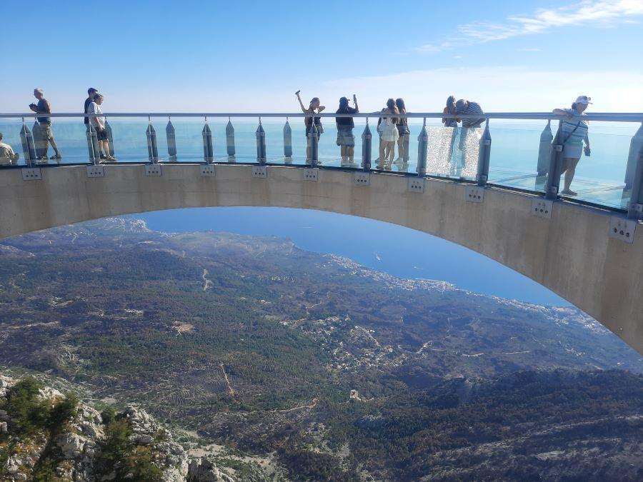 MJESTO VRIJEDNO TIŠINE: Velik broj Hrvata iz iseljeništva posjećuje ovo nevjerojatno mjesto Biokovo Skywalk / Foto: Fenix (MD)