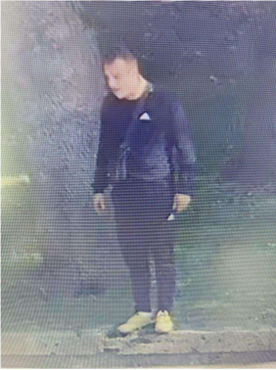 UBOJSTVO U PARKU U MÜNCHENU: Policija u lovu za napadačima, objavljena fotografija jednog osumnjičenog Muškarac osumnjičen za ubojstvo/ Foto: Polizeipräsidium München