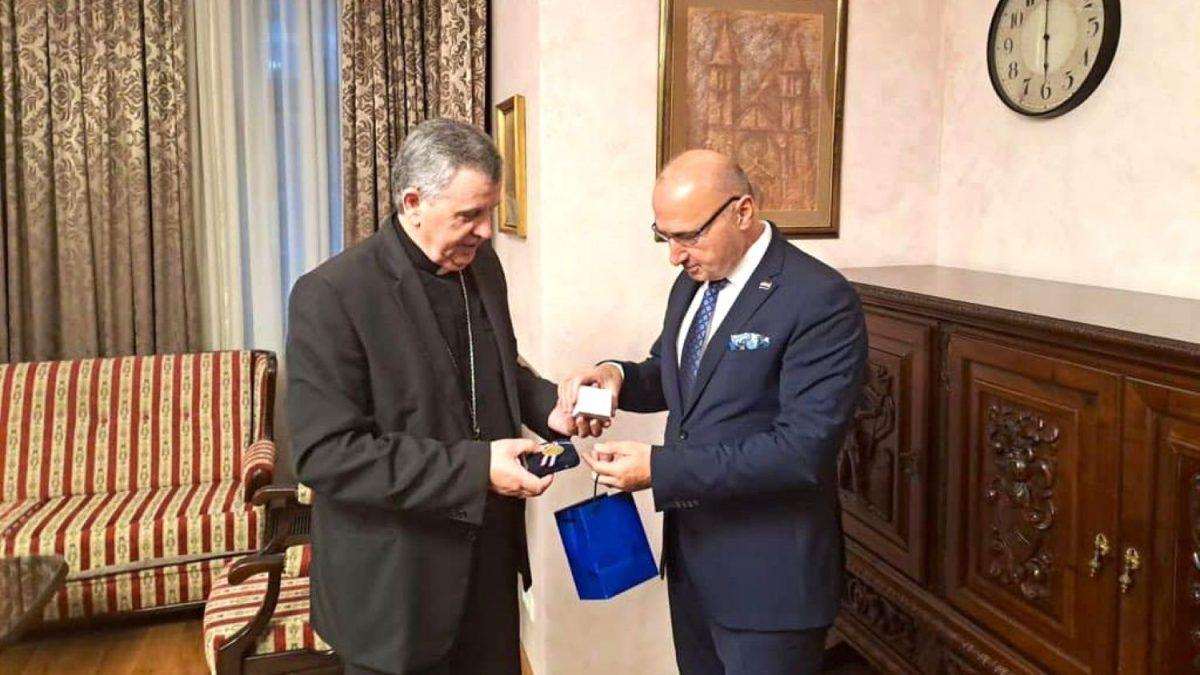 Ministar Gordan Grlić Radman s mons. dr. Tomom Vukšićem, nadbiskupom vrhbosanskim / Foto: MVEP