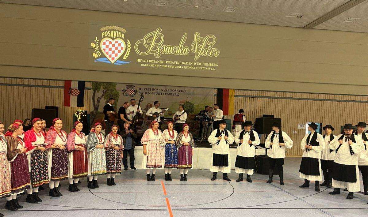 POSAVSKA VEČER 2024. U STUTTGARTU: Slavlje tradicije, kulture i zajedništva Posavljaka Posavska večer u Stuttgartu / Foto: Fenix (Ivan Jeleč)