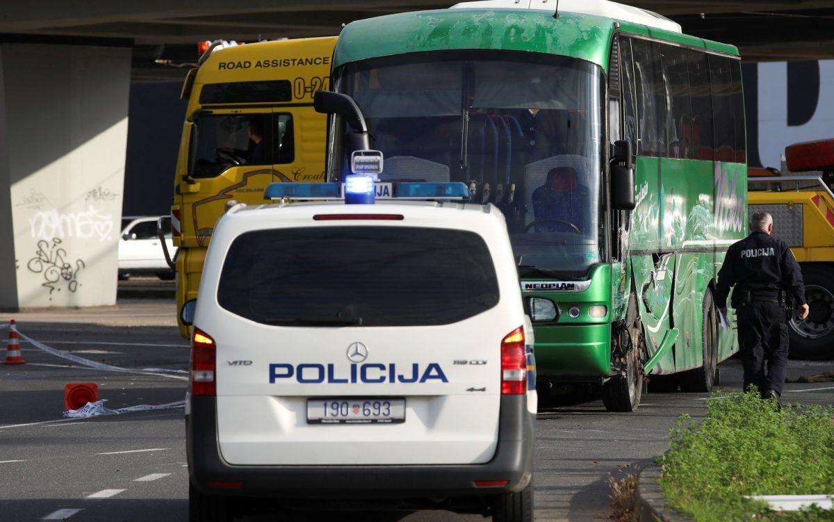 Sudar tramvaja i autobusa / Foto: Hina