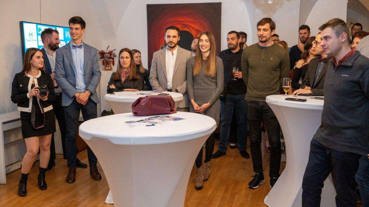 ZAVRŠEN 12. TJEDAN SVJETSKOG SAVEZA MLADIH HRVATSKA: Više od 300 mladih raspravljalo o uvođenju vojnog roka, umjetnoj inteligenciji i palijativnoj skrbi Tjedan svjetskog saveza mladih Hrvatska / Foto: Fenix (SSMH)