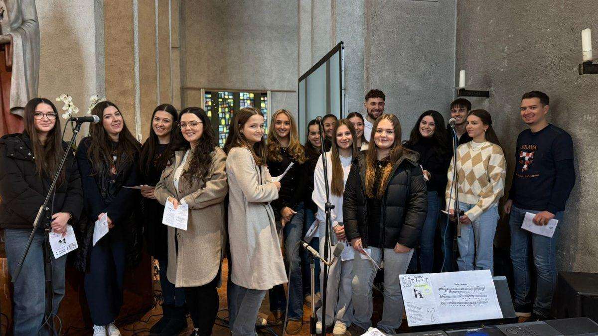FRAMA HKZ MAINZ PROSLAVILA SVOJU 5. OBLJETNICU: U gostima su im billi Framaši iz Wiesbadena, Frankfurta, Kelkheima i Würzburga Mladi Framaši u Mainzu / Foto: Fenix (Katarina Marić Vidak)