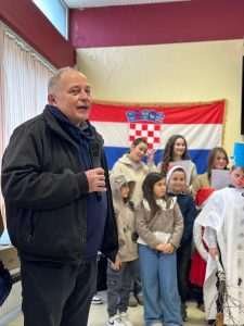 (FOTO) ODUŠEVLJENJE BOGATIM PROGRAMOM: U Saarbrückenu je održana božićna priredba