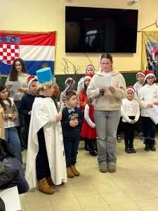 (FOTO) ODUŠEVLJENJE BOGATIM PROGRAMOM: U Saarbrückenu je održana božićna priredba