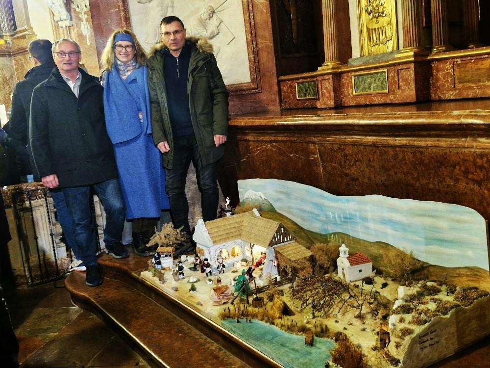 USUSRET BOŽIĆU: U hrvatskoj crkvi Am Hof u Beču postavljene unikatne “Panonske putujuće jaslice” Foto: Fenix (SH)