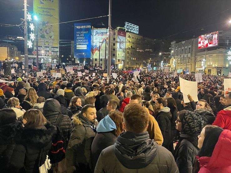 NA POZIV STUDENATA: Deseci tisuća na prosvjedu u Beogradu, među njima i poznati glumci beogradskih kazališta