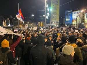NA POZIV STUDENATA: Deseci tisuća na prosvjedu u Beogradu, među njima i poznati glumci beogradskih kazališta