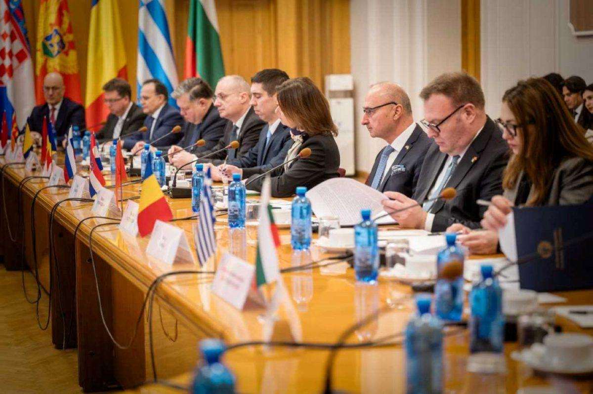 Hrvatski ministar Gordan Grlić radman na sastanku u kijevu / Foto. Hina