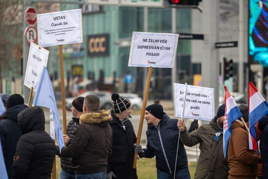 Zagreb, 18.1.2025 - Nezavisni sindikat radnika Hrvatske (NSRH) organizirao je prosvjed za solidarnost svih radnika, bez obzira na članstvo u sindikatu / Foto: Hina