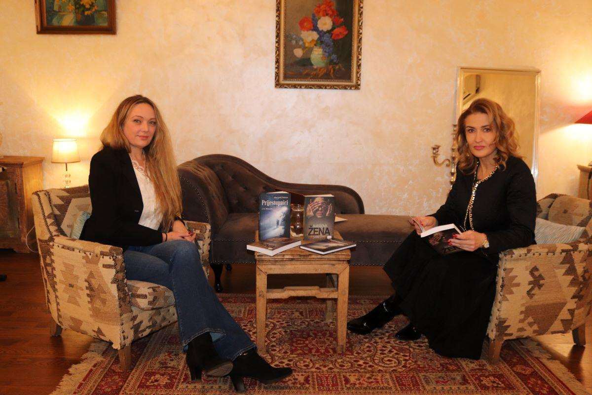 "NJEGOVA ŽENA" I "PRIJESTUPNICI" U PRAGU: Marijana Dokoza otkrila o kakvoj istini joj je bilo najteže pisati Marijana Dokoza i Jelena Ćirić / Foto: Fenix (Zuzana Hubinková)