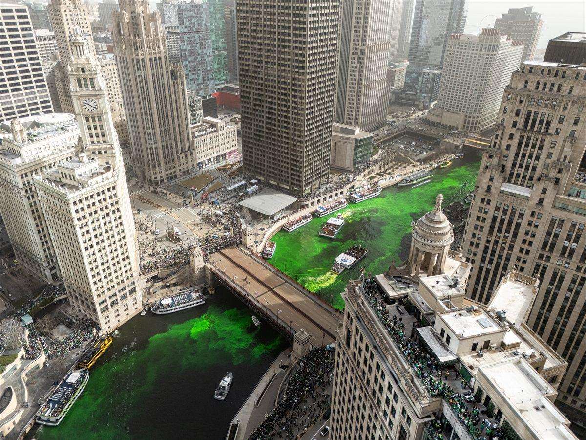 Za Dan sv. Patrika rieka Chicago je u zelenoj boji / Foto: Anadolu