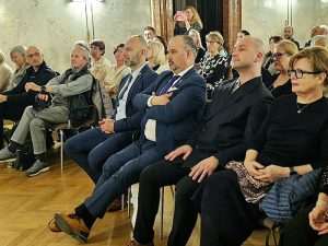 JUBILARNI KONCERT: “Dubrovački kavaljeri” u Beču svečano proslavili 40. rođendan. Povici bravo za “Jedna je Hrvatska”