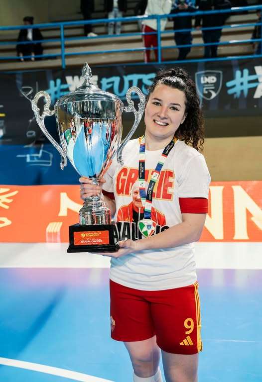 PRVI TROFEJ U ITALIJI: Tomislava Matijević sa ekipom Rome osvojila talijanski futsal kup za žene Serie B