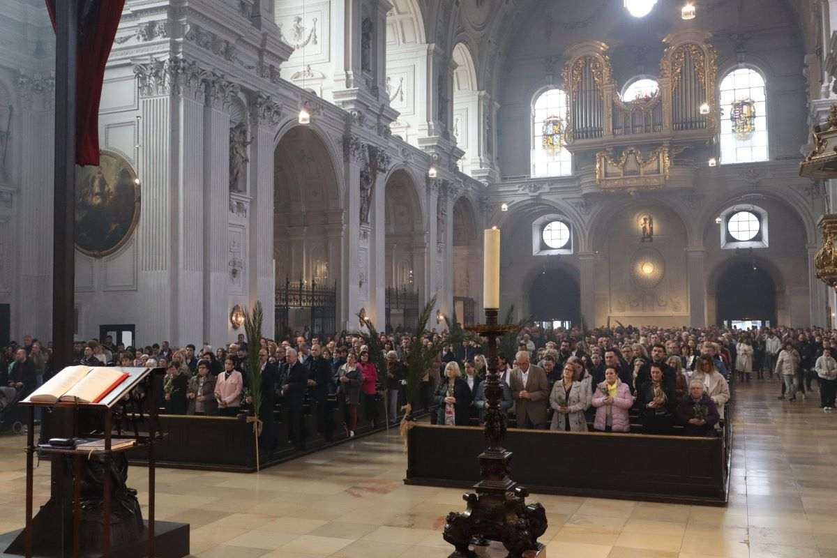 CVJETNICA U HRVATSKOM ISELJENIŠTVU: Više tisuća vjernika u Münchenu, velik broj vjernika i u Mainzu, Stuttgartu...