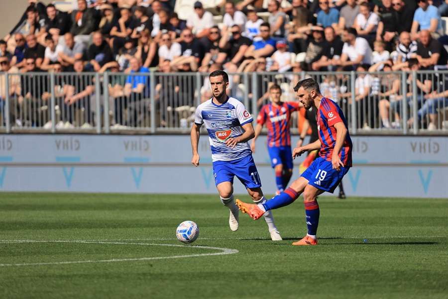 OSIJEK NOKAUTIRAO HAJDUK I PRODUŽIO POBJEDNIČKI NIZ: Kiks Hajduka u utrci za vrh ljestvice Detalj s utakmice Osijek-Hajduk / Foto: Hina