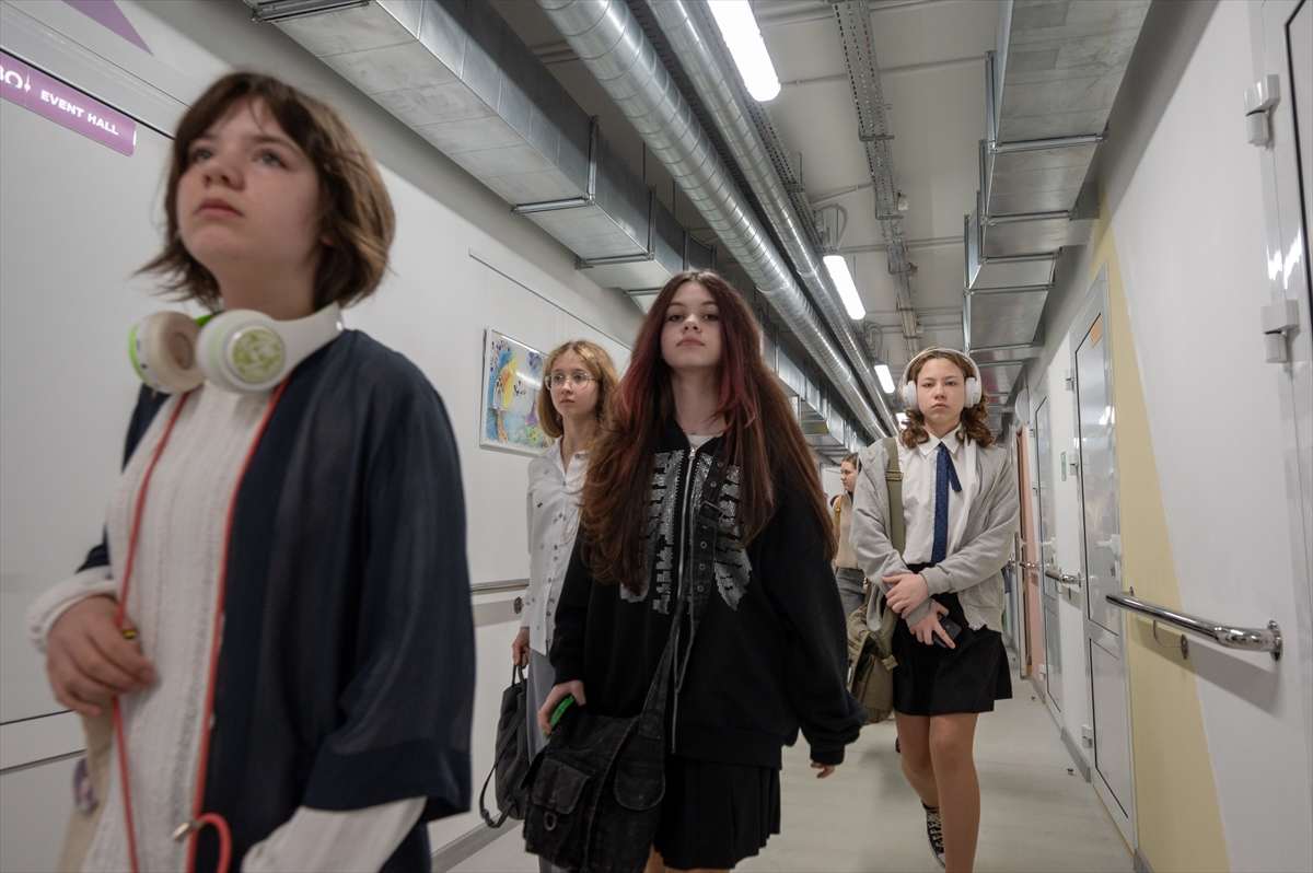 (FOTO) ŠKOLE U PODZEMLJU: Tisuće učenika u Harkivu nastavu pohađa ispod površine