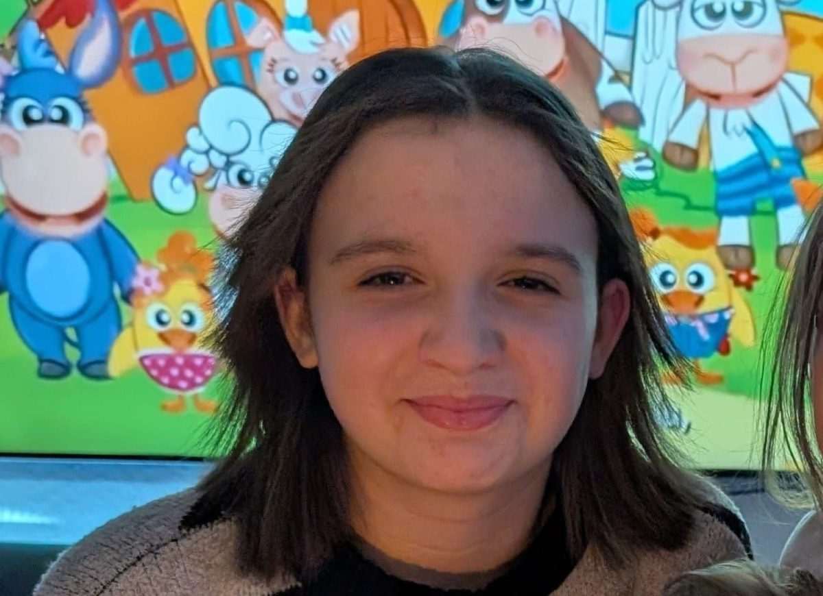 U STUTTGARTU NESTALA 12-GODIŠNJA HRVATICA: Obitelj moli za pomoć, nestala je dok se igrala ispred zgrade u kojoj živi - objavljena je i fotografija Nestala Tia Karahmet ima 12 godina i nestala je u nedjelju dok je bila ispred svoje zgrade u Stuttgartu / Foto: Fenix (privatni arhiv obitelji)