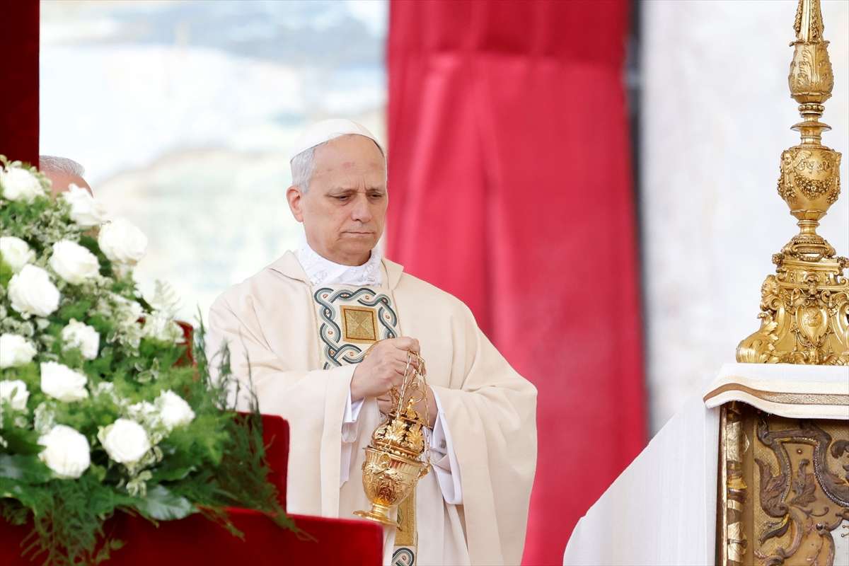 (FOTO) Papa Lav XIV. započeo pontifikat kritikom pohlepe kapitalizma