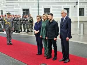 NEVIĐENE MJERE SIGURNOSTI: Ukrajinski predsjednik Zelenski u prvom posjetu Beču. Susrest će se s austrijskim predsjednikom Van der Bellenom i kancelarom Stockerom Zelenski u prvoj posjeti Austriji/ Foto: S. Herek
