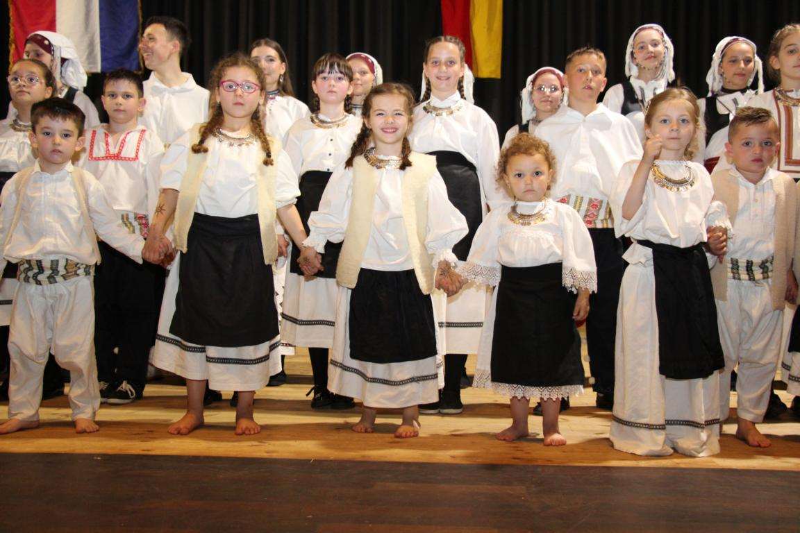 HRVATI U WUPPERTALU NJEGUJU KULTURU: Večer folklora, tradicije i zajedništva u Erkrathu