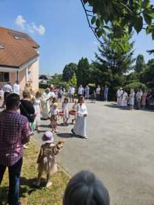 VJERA I TRADICIJA: Vjernici Čakovca proslavili Tijelovo svečanom misom i procesijom VJERA I TRADICIJA: Vjernici Čakovca proslavili Tijelovo svečanom misom i procesijom