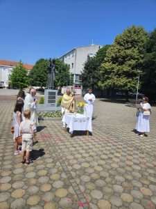 VJERA I TRADICIJA: Vjernici Čakovca proslavili Tijelovo svečanom misom i procesijom VJERA I TRADICIJA: Vjernici Čakovca proslavili Tijelovo svečanom misom i procesijom