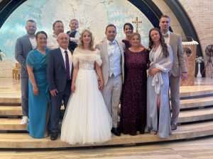 Mladenci zajedno sa svojim obiteljima / Foto: Fenix (SIM)