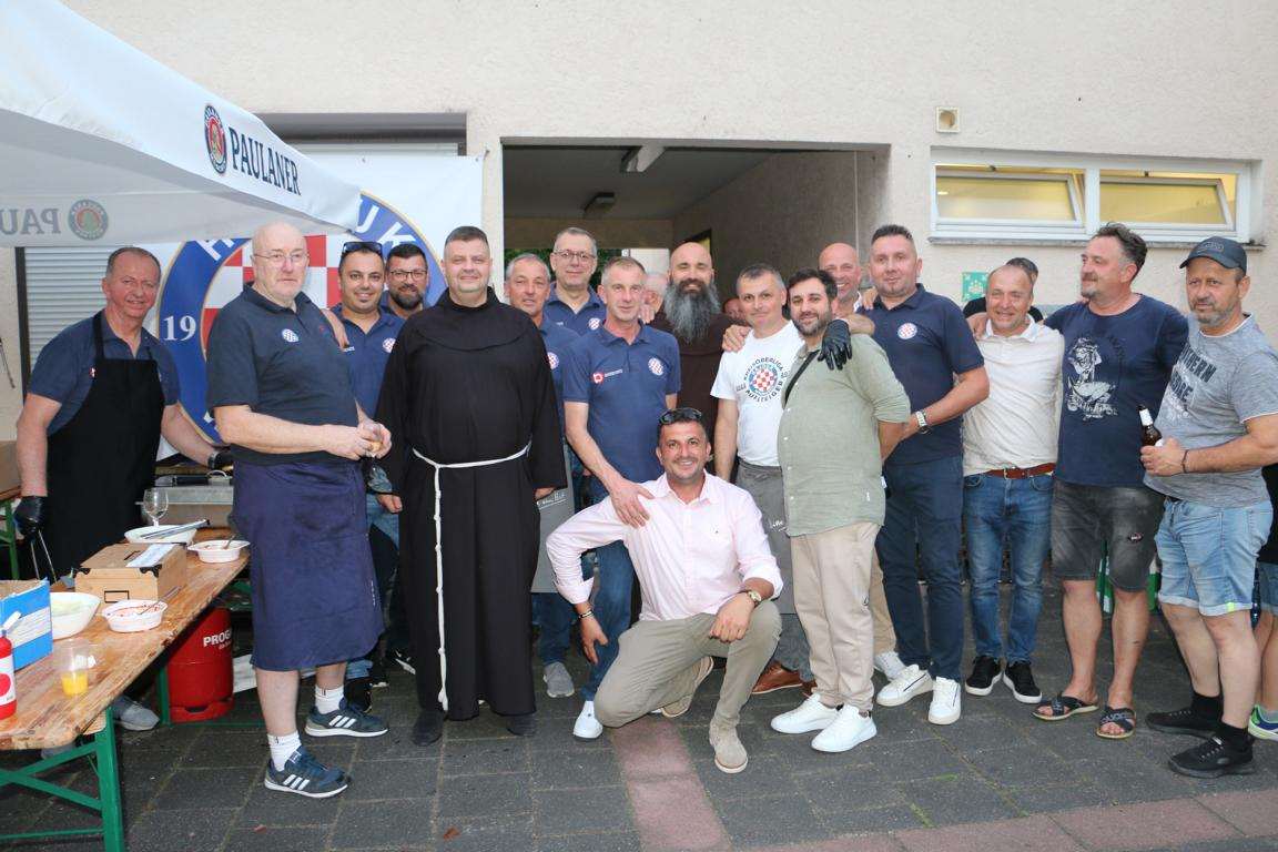 Hajdukovci, Dinamovac s fra Slavenom Brekaloom i fra Kristijanom MOntinom u Wiesbadenu / Foto: Fenix (MD)