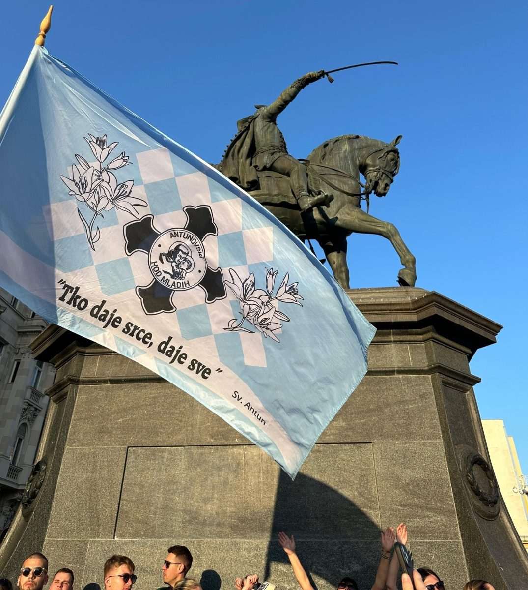 Mladi Hrvati iz Wiesbadena i Kelkheima Antunovskom hodu u Zagrebu / Foto: Fenix (Anela Bašić)