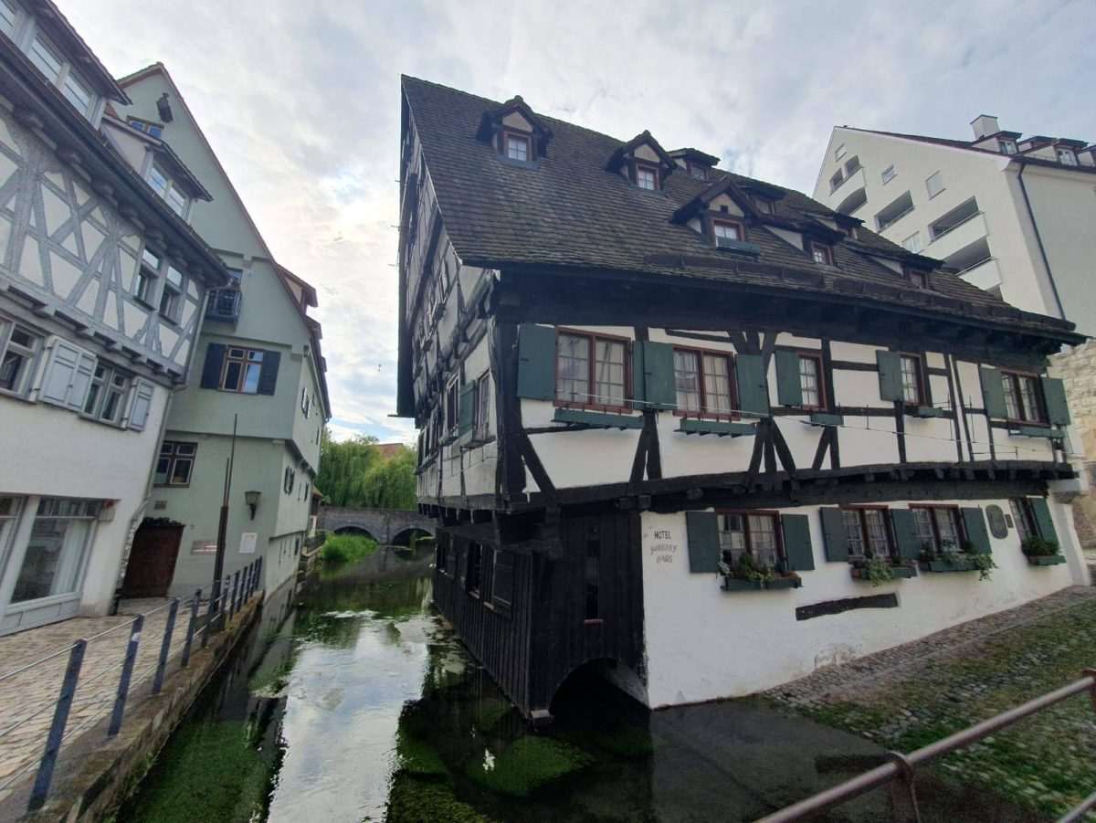 Schiefes Haus u Ulmu / Foto: Fenix (MD)