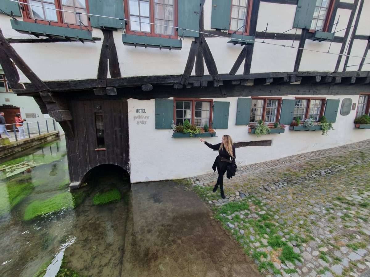 „SCHIEFES HAUS“: Udovica, ključ i kuća zbog koje svi žele u grad u kojem Dunav razdvaja Bavarsku i Baden-Württemberg