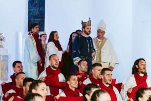 „KRUNIDBA KRALJA TOMISLAVA“: Upriličena praizvedba glazbeno-scenske legende u povodu obilježavanja 1100. obljetnice Hrvatskoga Kraljevstva    