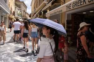 UPRKOS REKORDNIM PRIHODIMA: Grčka se suočava s izazovima prekomjernog turizma