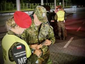 POLJSKA UVELA PRIVREMENE GRANIČNE KONTROLE S NJEMAČKOM I LITVOM: Strah od migracija, građanske patrole izazivaju osude POLJSKA UVELA PRIVREMENE GRANIČNE KONTROLE S NJEMAČKOM I LITVOM: Strah od migracija, građanske patrole izazivaju osude