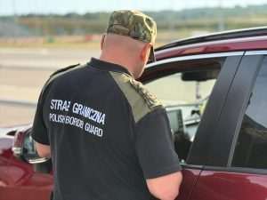 POLJSKA UVELA PRIVREMENE GRANIČNE KONTROLE S NJEMAČKOM I LITVOM: Strah od migracija, građanske patrole izazivaju osude POLJSKA UVELA PRIVREMENE GRANIČNE KONTROLE S NJEMAČKOM I LITVOM: Strah od migracija, građanske patrole izazivaju osude