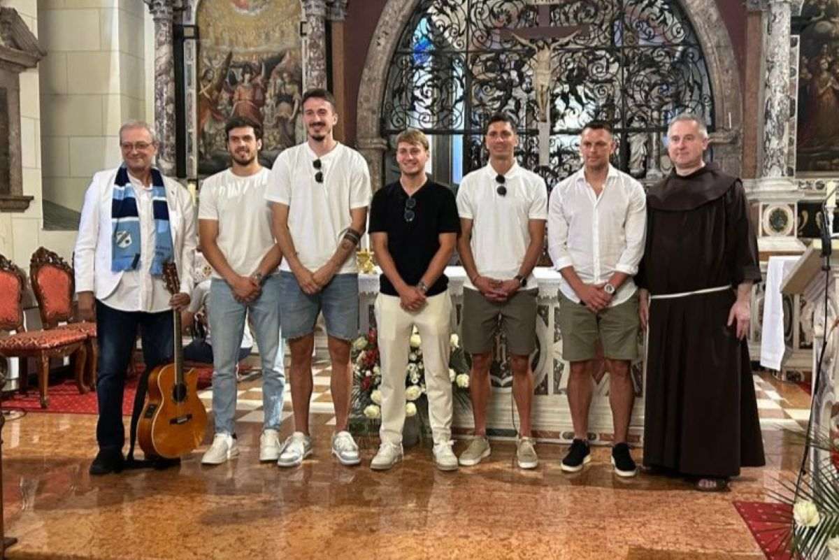SVETIŠTE MAJKE BOŽJE TRSATSKE: Armada i igrači HNK Rijeka u molitvi za novu sezonu  
