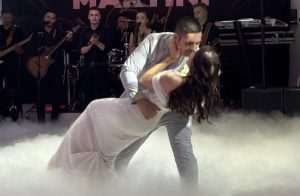 HRVATSKO ISELJENIČKO VJENČANJE NA BUŠKOM BLATU: Mladenci iz Ludwigshafena okrunili ljubav uz blagoslov svog dugogodišnjeg župnika koji se vratio u Ilok