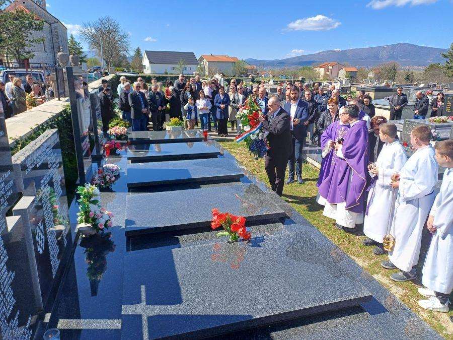 Obilježavanje 81. obljetnice od pokolja u podkamešničkim selima / Foto: Fenix (MV)