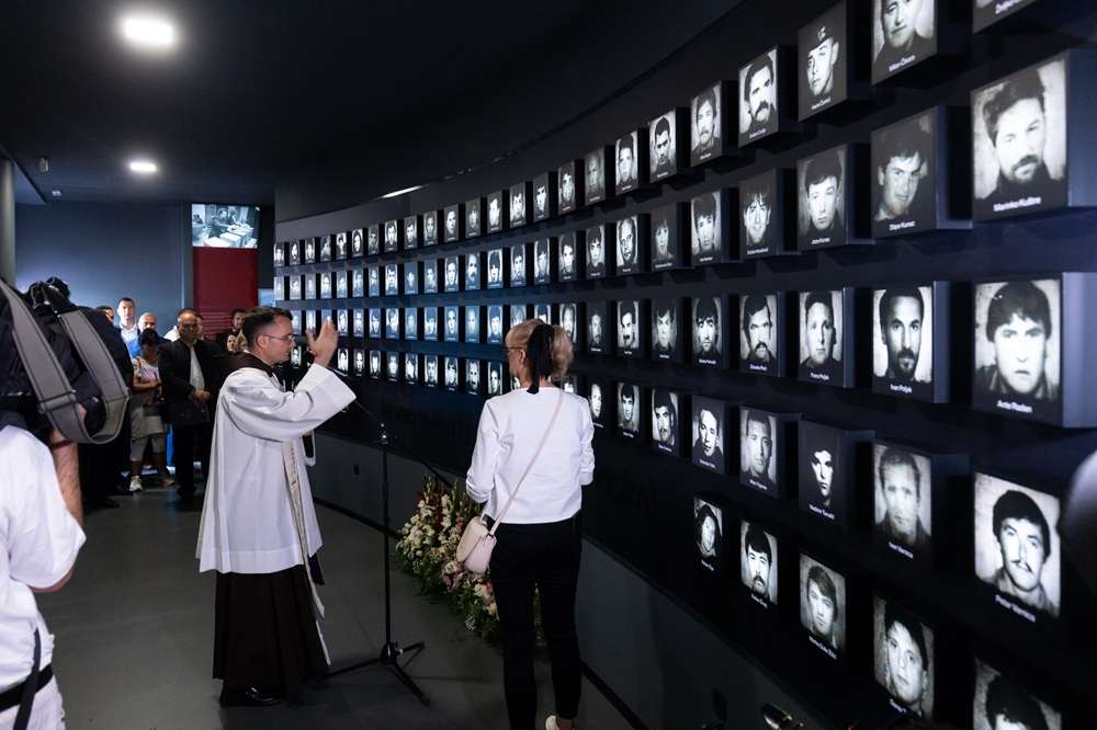 Svečano otvorenje spomen sobe hrvatskih branitelja Sinja i Cetinskog kraja / Foto: Hina