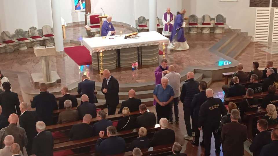 „ČASNI VITEZ HRVATSKE VOJSKE“: Hvala ti Bože što si nam u trenutcima stvaranja Domovine i opstojnosti hrvatskog naroda i Katoličke Crkve podario generala Rosu Sv. misa zadušnica za preminulog generala Antu Rosa/ Foto: Fenix (M.Budimir)