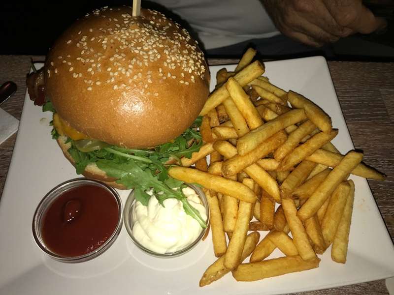 Hamburger i pomfrit (ILUSTRACIJA) / Foto: Fenix (DP)