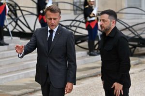 UKRAJINSKI PREDSJEDNIK STIGAO U PARIZ: Vojna podrška 'koalicije voljnih' trenutačno je samo 'teorijska' UKRAJINSKI PREDSJEDNIK STIGAO U PARIZ: Vojna podrška 'koalicije voljnih' trenutačno je samo 'teorijska'