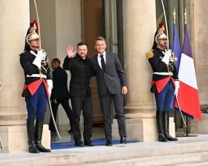 UKRAJINSKI PREDSJEDNIK STIGAO U PARIZ: Vojna podrška 'koalicije voljnih' trenutačno je samo 'teorijska' UKRAJINSKI PREDSJEDNIK STIGAO U PARIZ: Vojna podrška 'koalicije voljnih' trenutačno je samo 'teorijska'
