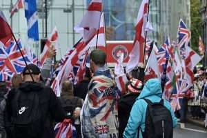 VIŠE OD 110.000 LJUDI NA PROSVJEDU PROTIV MIGRANATA U LONDONU: U sukobu policije i prosvjednika ozlijeđeno 26 policajaca, a zasad uhićeno 25 prosvjednika