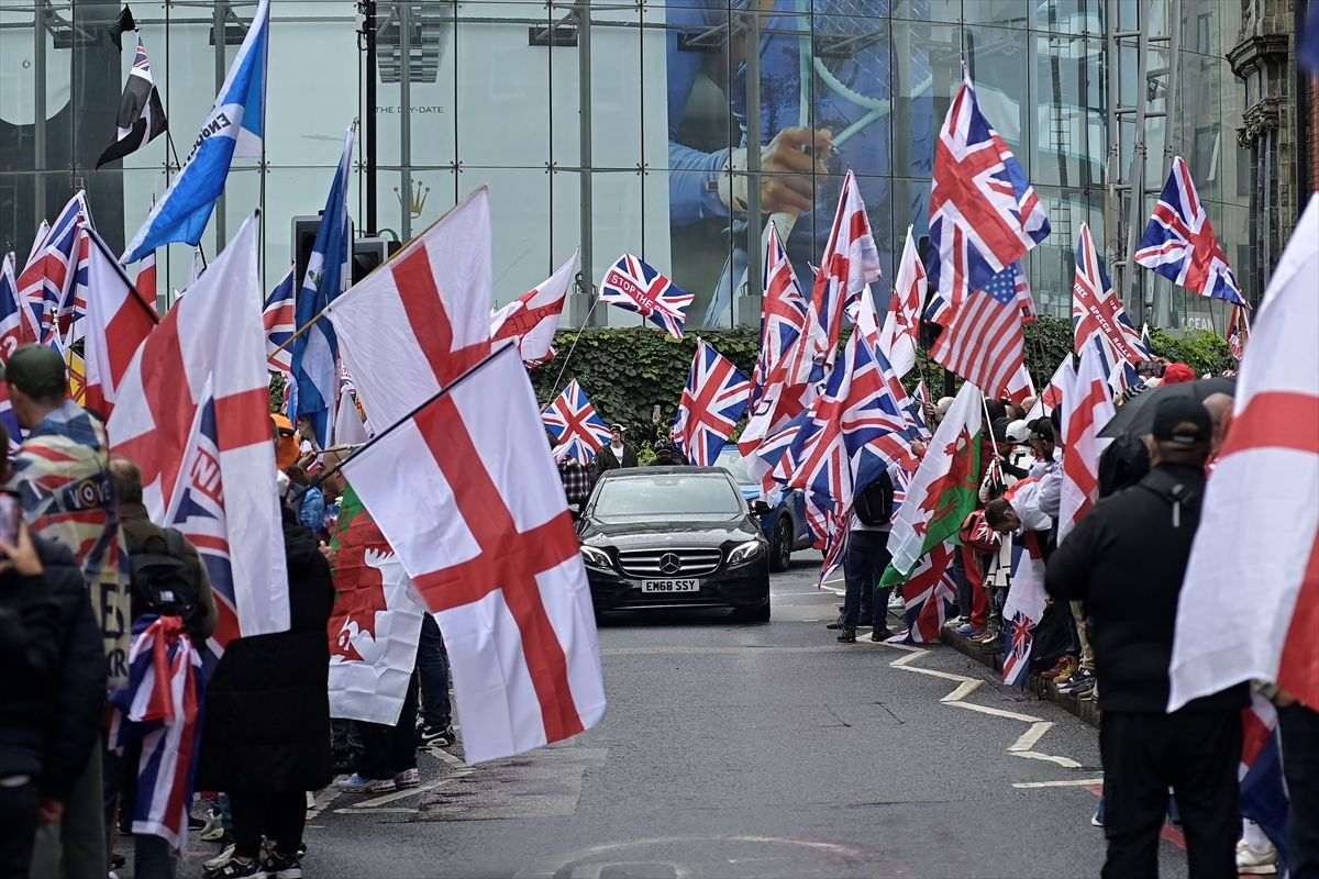VIŠE OD 110.000 LJUDI NA PROSVJEDU PROTIV MIGRANATA U LONDONU: U sukobu policije i prosvjednika ozlijeđeno 26 policajaca, a zasad uhićeno 25 prosvjednika