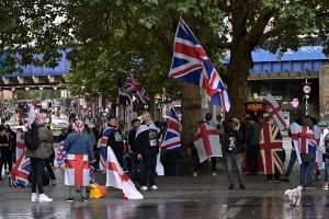 VIŠE OD 110.000 LJUDI NA PROSVJEDU PROTIV MIGRANATA U LONDONU: U sukobu policije i prosvjednika ozlijeđeno 26 policajaca, a zasad uhićeno 25 prosvjednika