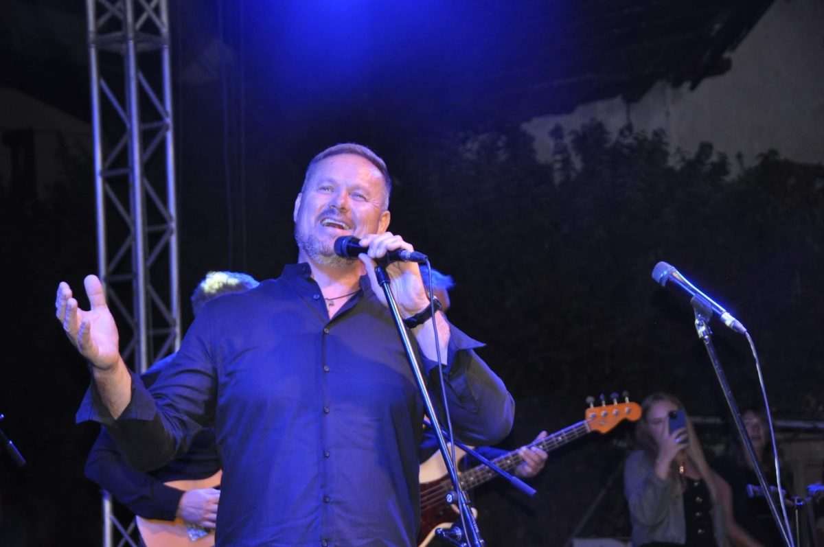 ANTO BEKO I MATE BULIĆ U JAJCU PRED 5.000 LJUDI: Večer u kojem se osjetila želja za povratkom u srce kraljevskog grada Anto Beko / Foto: Fenxi (AB)